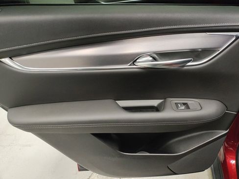 Used 2020 Cadillac XT5 Luxury image 28