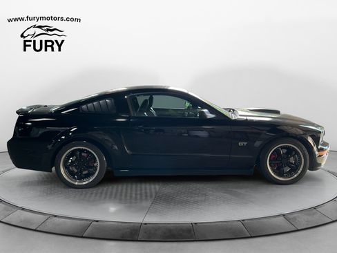 Used 2007 Ford Mustang GT RWD image 2