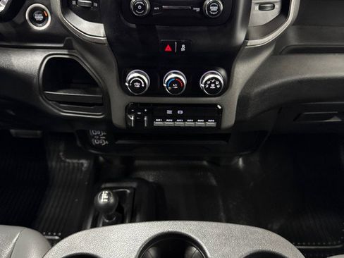 Used 2024 RAM 2500 Tradesman w/ Chrome Appearance Group image 17