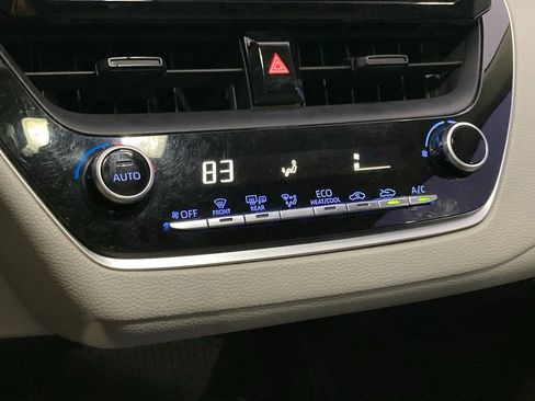 Used 2020 Toyota Corolla LE image 22