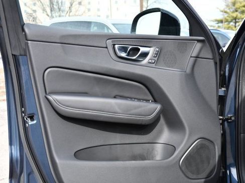 Certified 2025 Volvo XC60 B5 Plus image 10