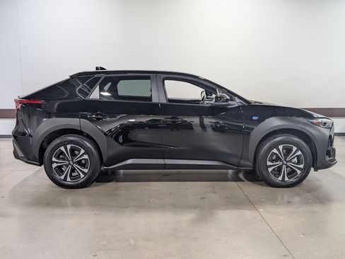 Used 2023 Subaru Solterra AWD image 2