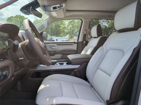 New 2026 RAM 1500 Laramie AWD/4WD image 18