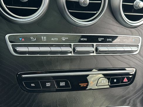 Used 2023 Mercedes-Benz GLC 300 4MATIC Coupe image 17