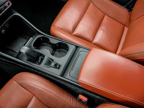 Used 2020 Volvo XC40 T5 Momentum w/ Protection Package Premier image 28