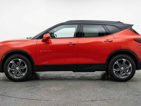 Used 2025 Chevrolet Blazer LT FWD image 5