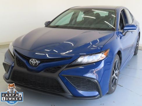 Used 2024 Toyota Camry SE image 9
