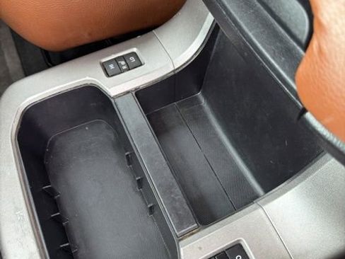 Used 2014 Toyota Sequoia Platinum image 24