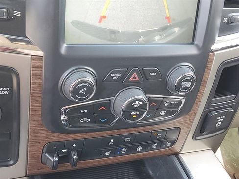 Used 2013 RAM 1500 Laramie w/ Convenience Group image 19