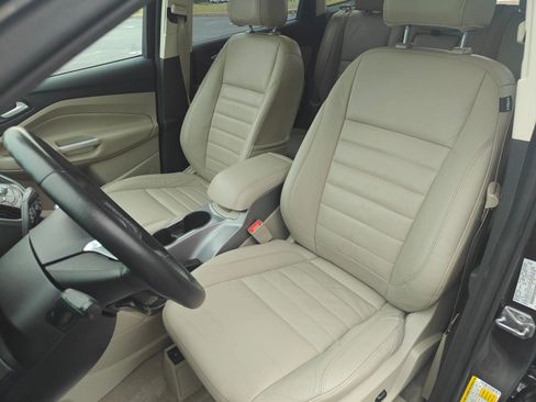 Used 2016 Ford Escape SE w/ SE Leather Comfort Package AWD/4WD image 6