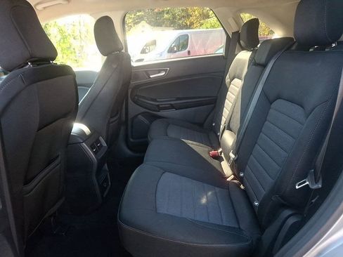 Used 2022 Ford Edge SE image 12