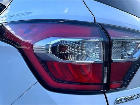 Used 2017 Ford Escape Titanium FWD image 30