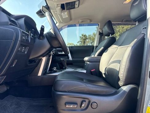 Used 2022 Toyota 4Runner TRD Sport w/ Technology Package AWD/4WD image 13