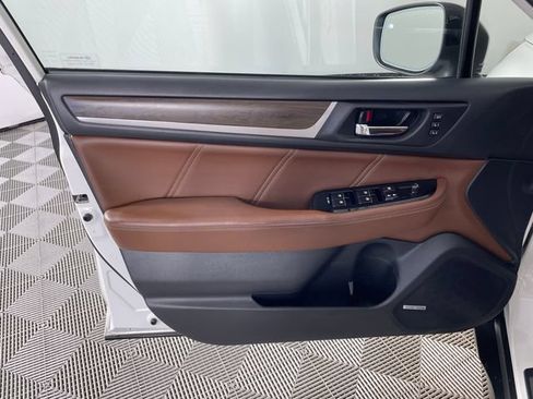 Used 2019 Subaru Outback 3.6R Touring w/ Popular Package #3A AWD/4WD image 15