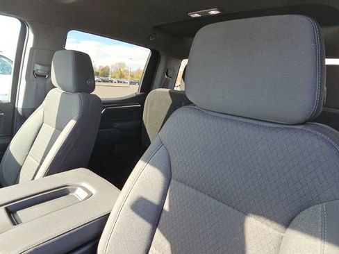 Used 2024 Chevrolet Silverado 1500 LT image 17