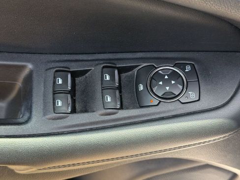 Used 2021 Ford Edge SE FWD image 11