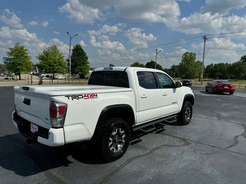 Used 2022 Toyota Tacoma TRD Off-Road w/ Technology Package AWD/4WD image 6