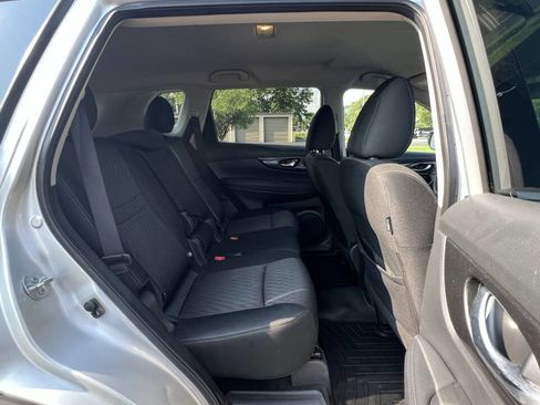 Used 2018 Nissan Rogue SV w/ Premium Package image 29