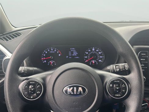 Used 2020 Kia Soul LX image 16