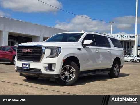 Used 2021 GMC Yukon XL SLE image 1