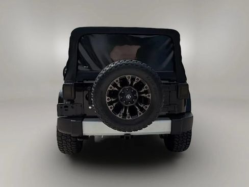 Used 2013 Jeep Wrangler Unlimited Sahara w/ Connectivity Group AWD/4WD image 4