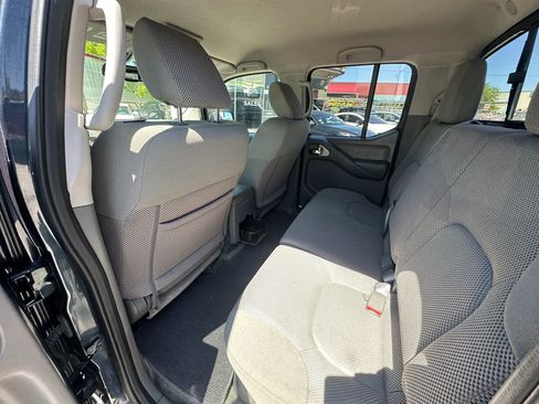 Used 2016 Nissan Frontier SV w/ SV Value Truck Package AWD/4WD image 10