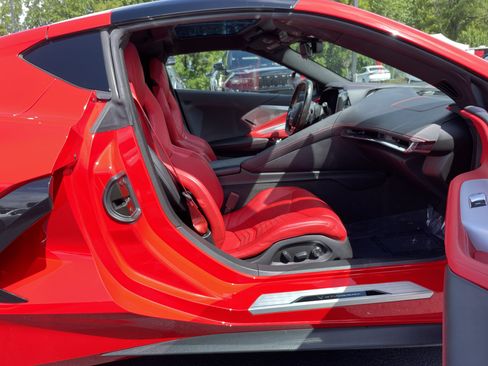 Used 2020 Chevrolet Corvette Stingray Preferred Cpe w/ 2LT Preferred Equipment Group RWD image 31