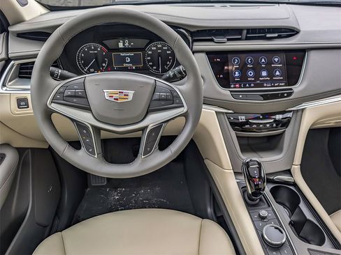 New 2025 Cadillac XT5 Premium Luxury image 24