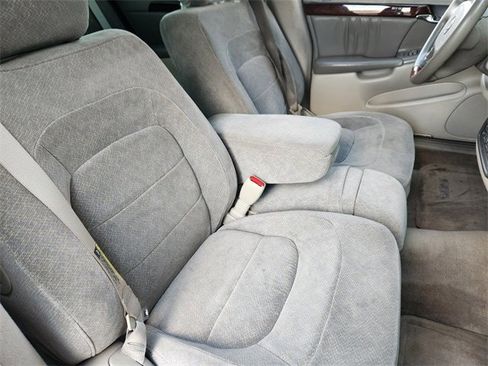 Used 2005 Cadillac De Ville DHS w/ Equipment Group image 11