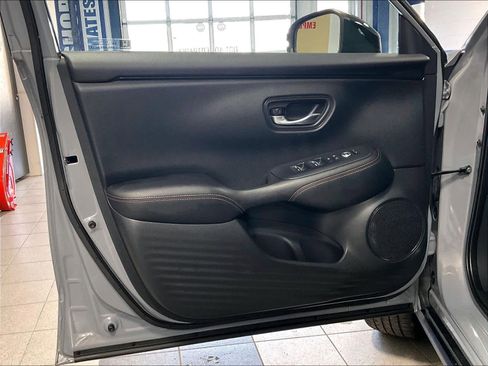 Used 2025 Honda HR-V Sport image 9