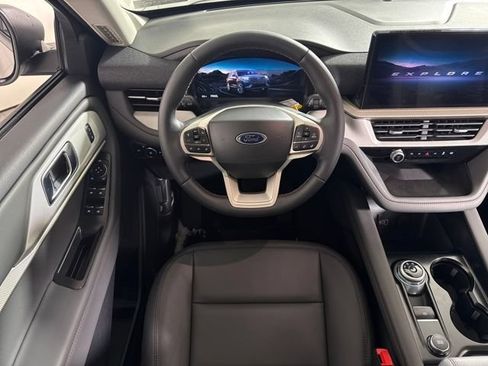 New 2026 Ford Explorer Active w/ Active Comfort Package AWD/4WD image 17