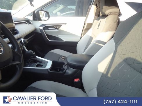 Used 2025 Toyota RAV4 XLE w/ Convenience Package AWD/4WD image 7
