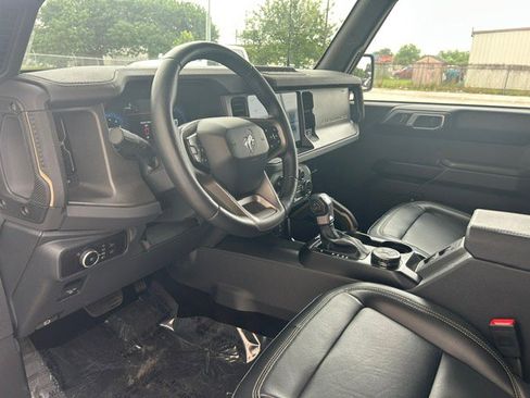 Used 2025 Ford Bronco Badlands AWD/4WD image 9