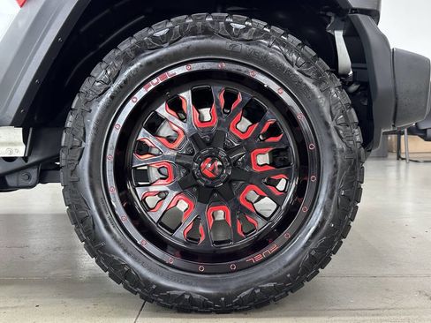 Used 2018 Jeep Wrangler Unlimited Sport S AWD/4WD image 32
