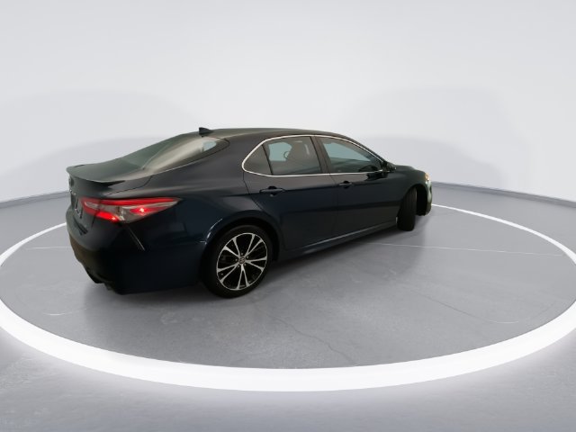 Used 2019 Toyota Camry SE FWD image 6