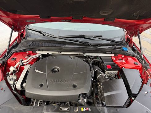 Used 2019 Volvo S60 T5 Momentum image 44