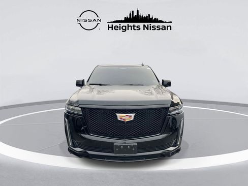 Used 2022 Cadillac Escalade ESV Sport image 2