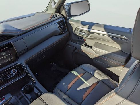 Used 2025 GMC Sierra 1500 AT4 image 16