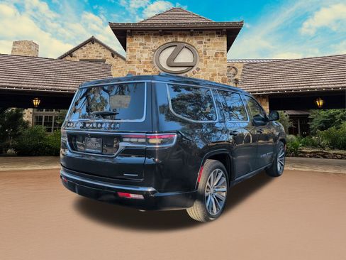 Used 2022 Jeep Grand Wagoneer Series II w/ Convenience Group III image 2