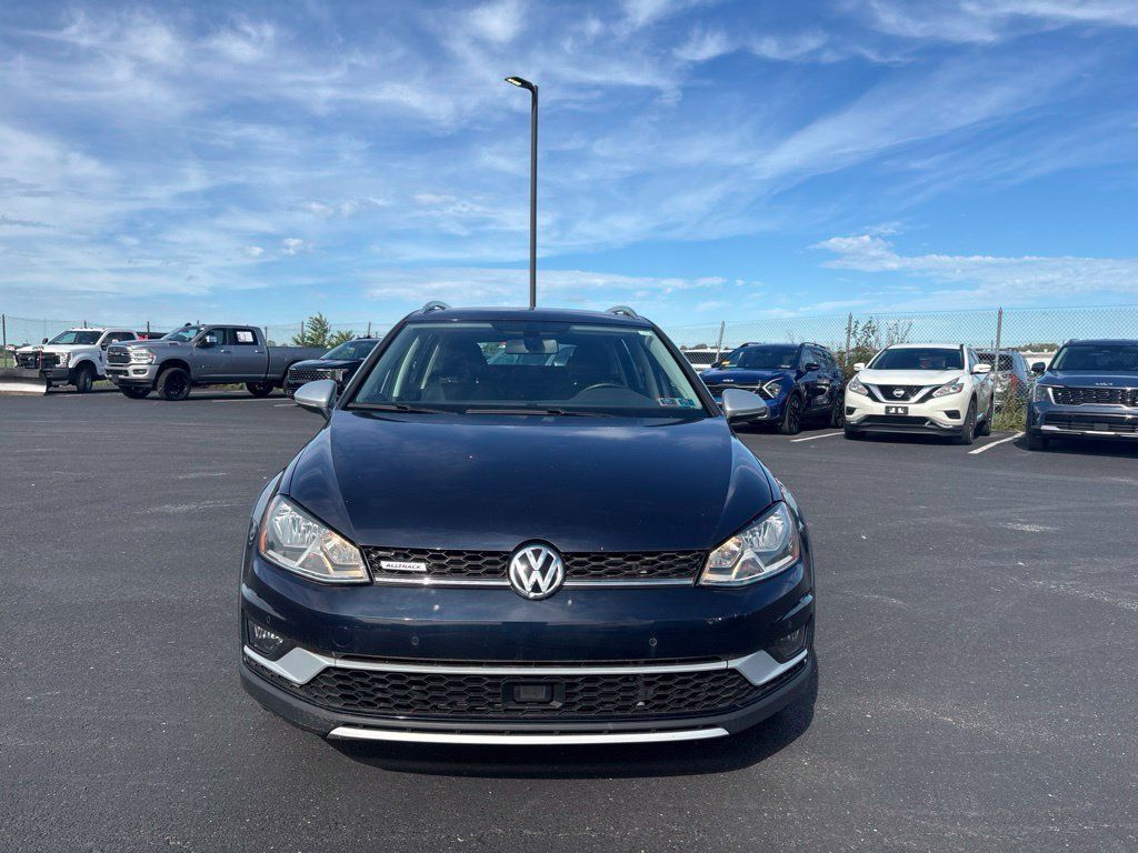 Used 2017 Volkswagen Golf Alltrack AWD/4WD image 8