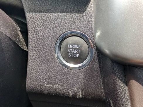Used 2018 Toyota Highlander XLE FWD image 28