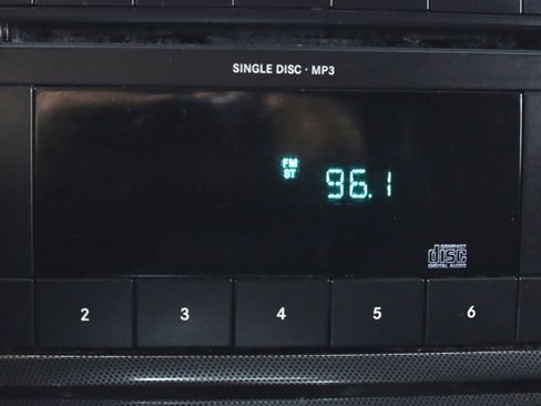 Used 2011 Dodge Challenger SE image 18