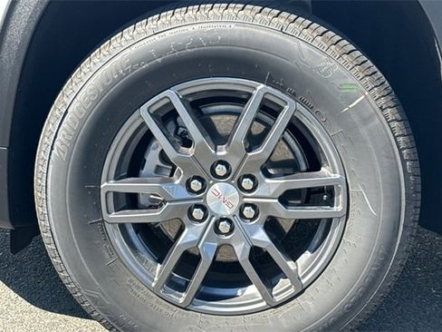 Used 2025 GMC Acadia Elevation image 25