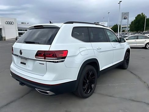 Used 2023 Volkswagen Atlas SE w/ Black Wheel Package AWD/4WD image 3