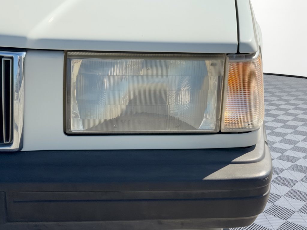 Used 1994 Volvo 940 Sedan RWD image 12