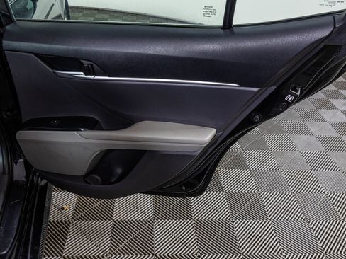 Used 2018 Toyota Camry LE FWD image 41