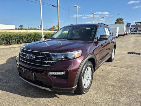 Certified 2022 Ford Explorer XLT w/ Equipment Group 202A image 1