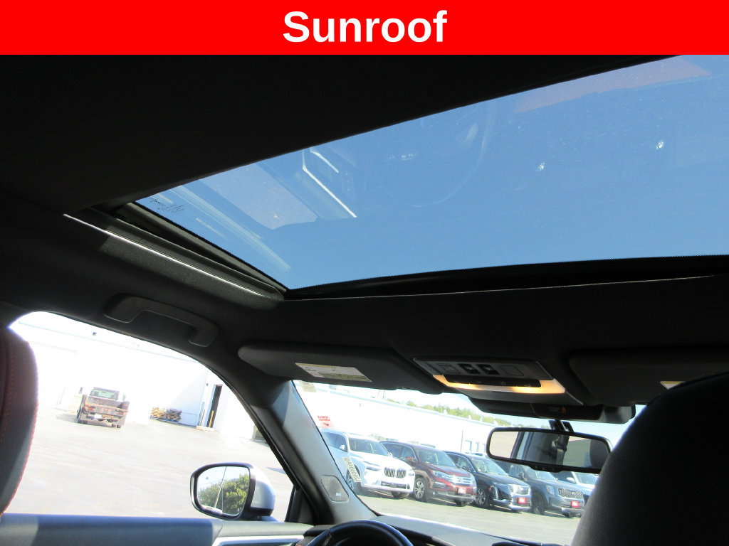 Used 2023 Mitsubishi Outlander SEL AWD/4WD image 16