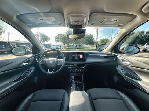 Used 2025 Buick Encore GX Preferred w/ Comfort Package FWD image 19