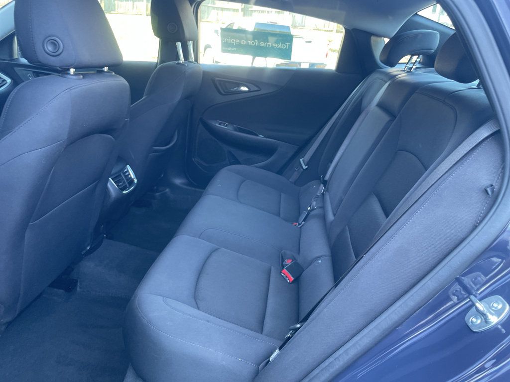 Certified 2025 Chevrolet Malibu LT FWD image 12